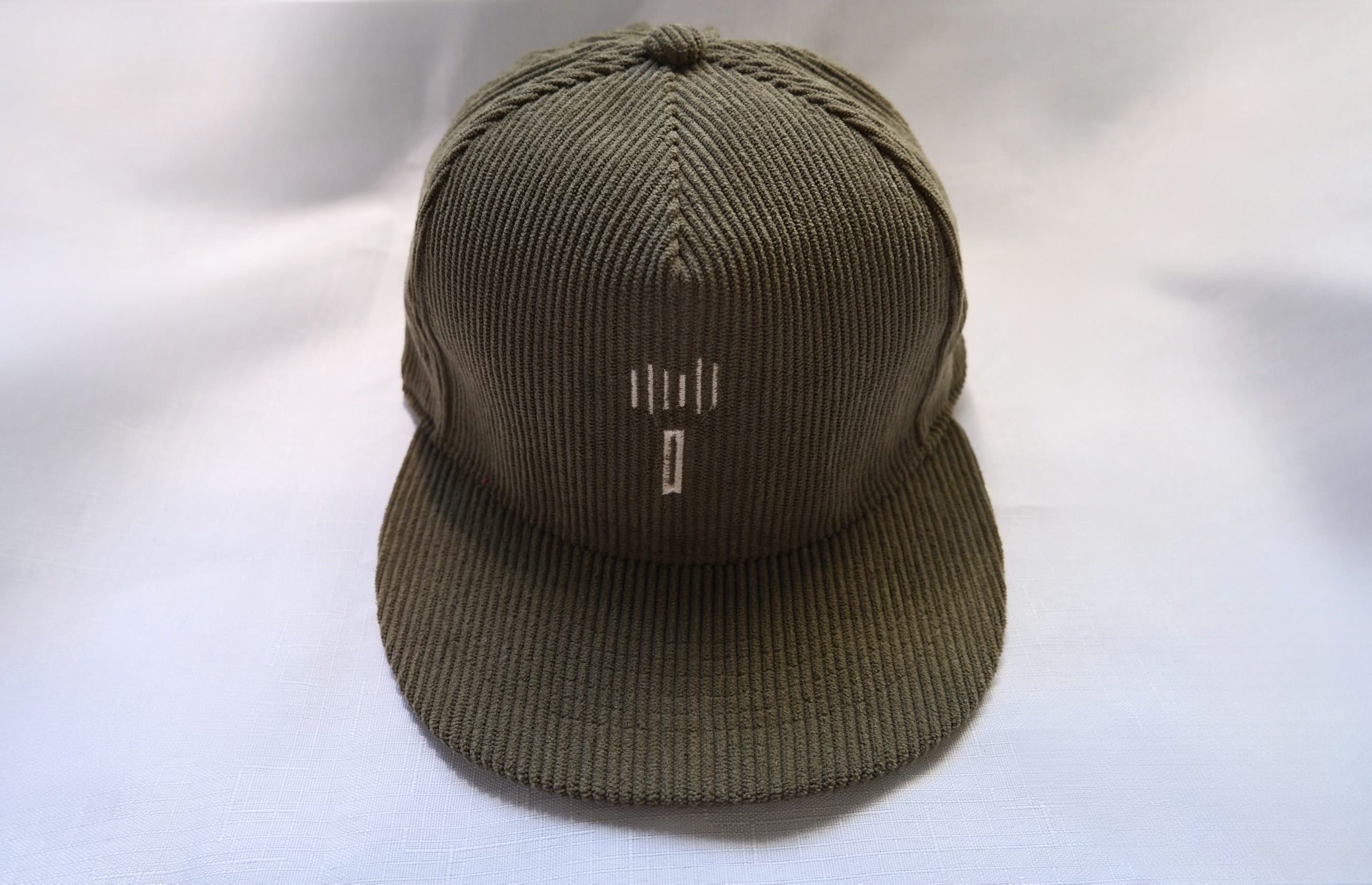 ISSIE Corduroy Cap x Men
